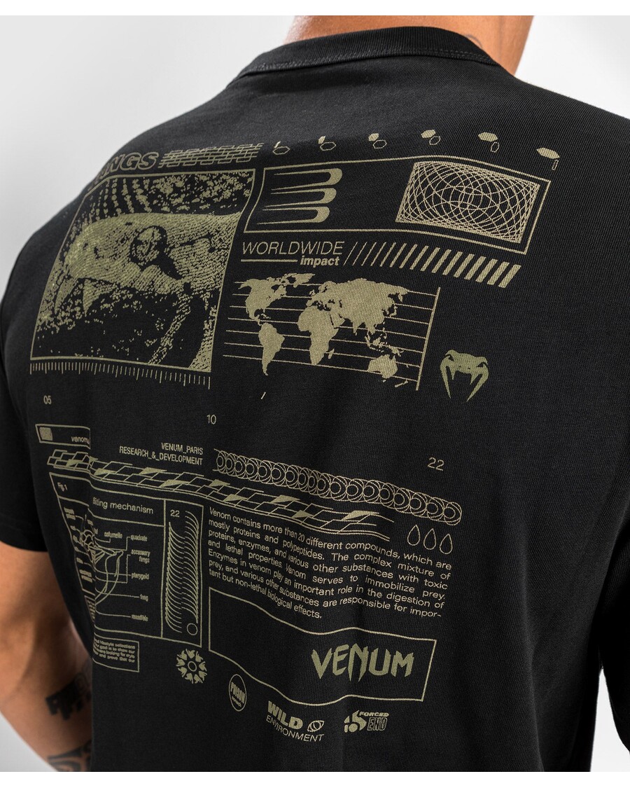 חולצת טי Venum Fangs - התאמה רגילה - שחורה