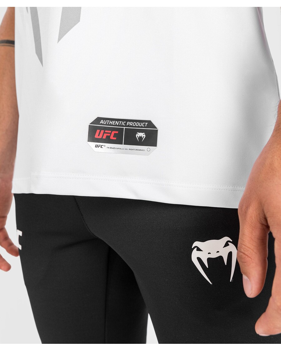 UFC Venum オーセンティック ファイト ナイト 2.0 キット By Venum メンズ ウォークアウト ジャージ - ホワイト