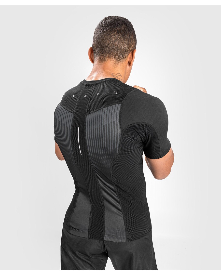 أكمام قصيرة من Venum Biomecha Rashguard - أسود/رمادي