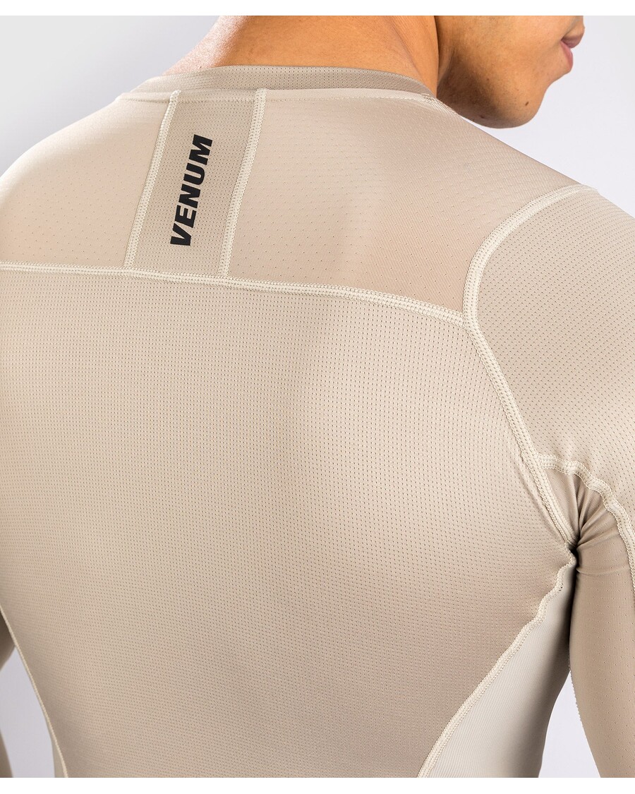 Venum G-Fit Air Rashguard طويل الأكمام - رملي