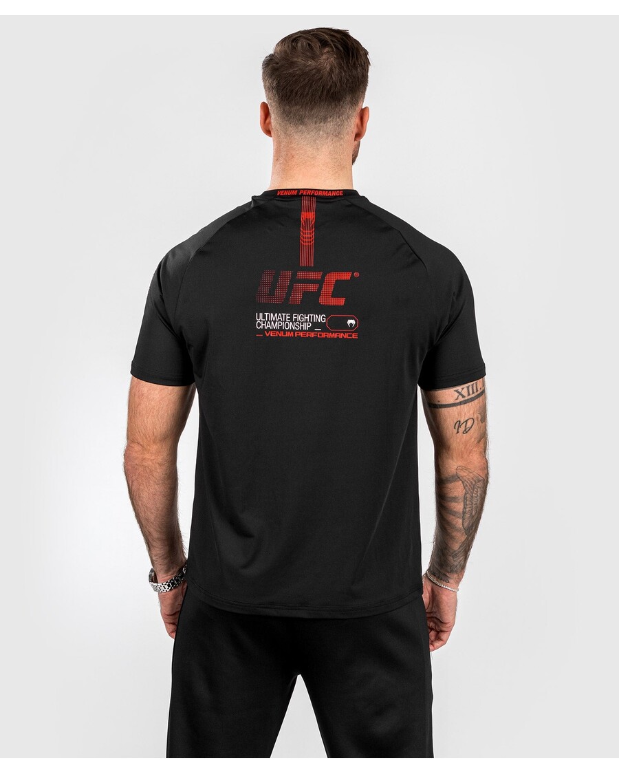 تي شيرت UFC Adrenaline By Venum Fight Week للرجال ذو التقنية الجافة - أسود