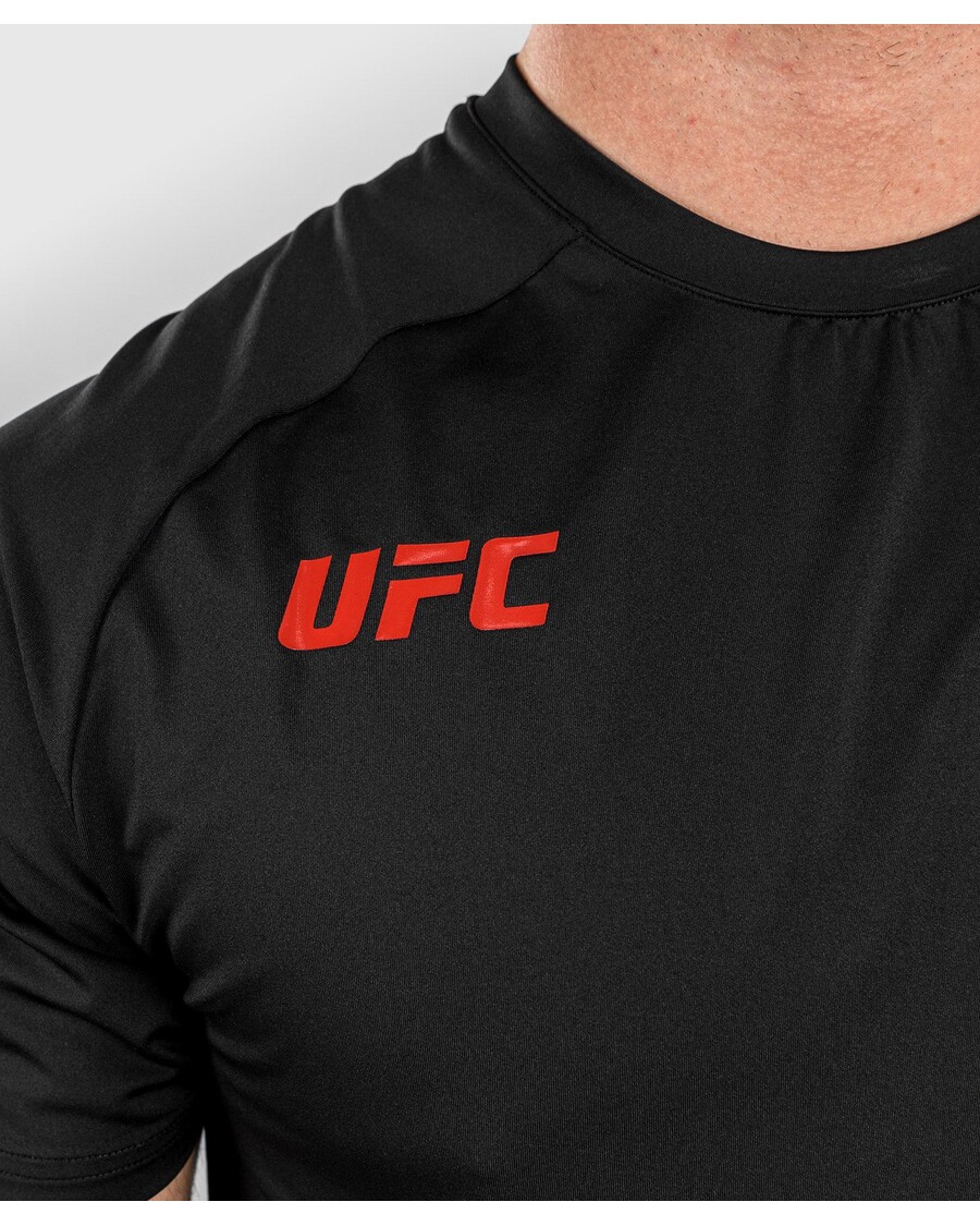 تي شيرت UFC Adrenaline By Venum Fight Week للرجال ذو التقنية الجافة - أسود