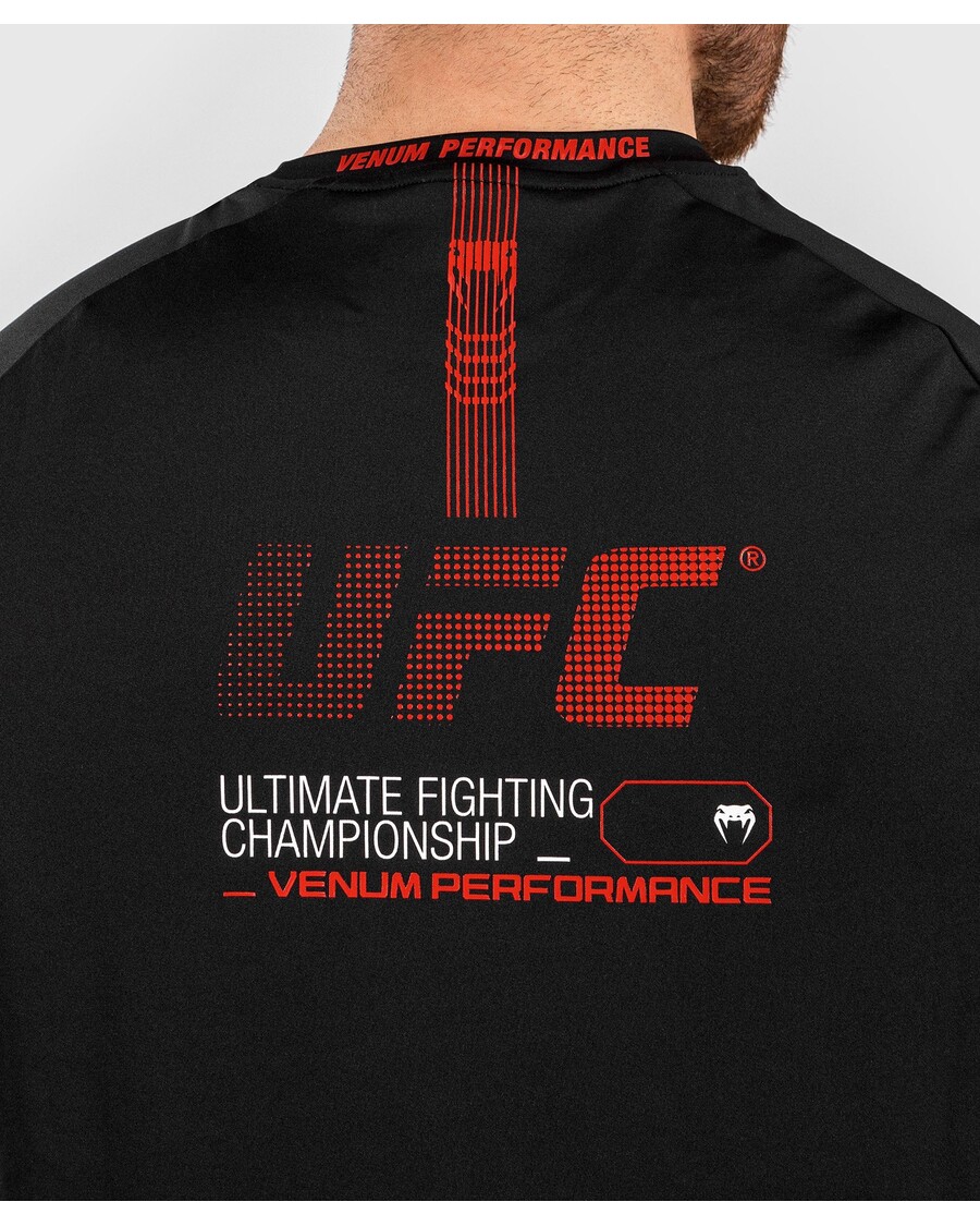 تي شيرت UFC Adrenaline By Venum Fight Week للرجال ذو التقنية الجافة - أسود