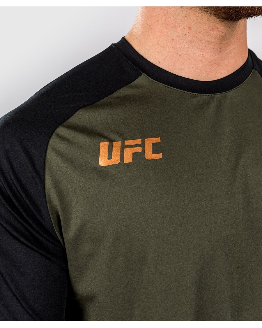Ufc Adrenaline By Venum Fight Week Meeste Dry-tech T-särk - Khaki/pronks