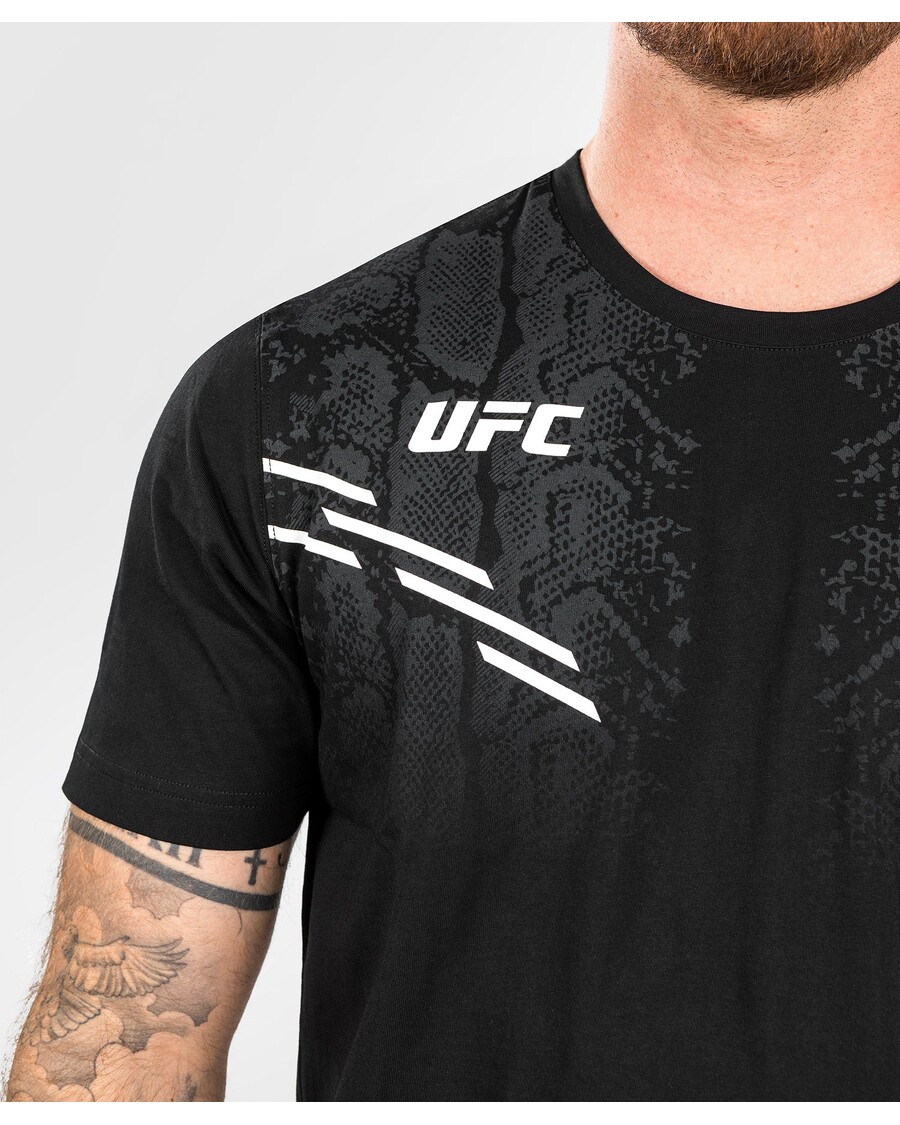 تي شيرت UFC Adrenaline By Venum Replica للرجال بأكمام قصيرة - أسود
