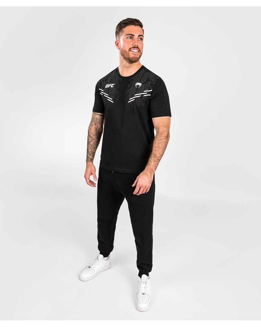 تي شيرت UFC Adrenaline By Venum Replica للرجال بأكمام قصيرة - أسود
