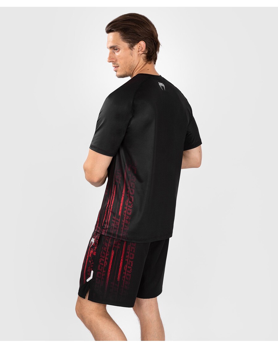 UFC VENUM パフォーマンス インスティテュート 2.0 メンズ ドライテック シャツ - ブラック/レッド