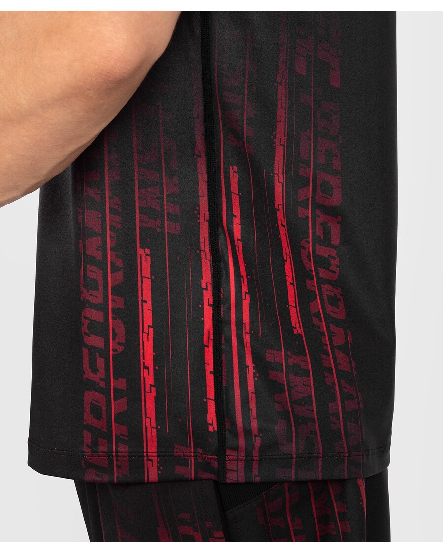 UFC VENUM パフォーマンス インスティテュート 2.0 メンズ ドライテック シャツ - ブラック/レッド