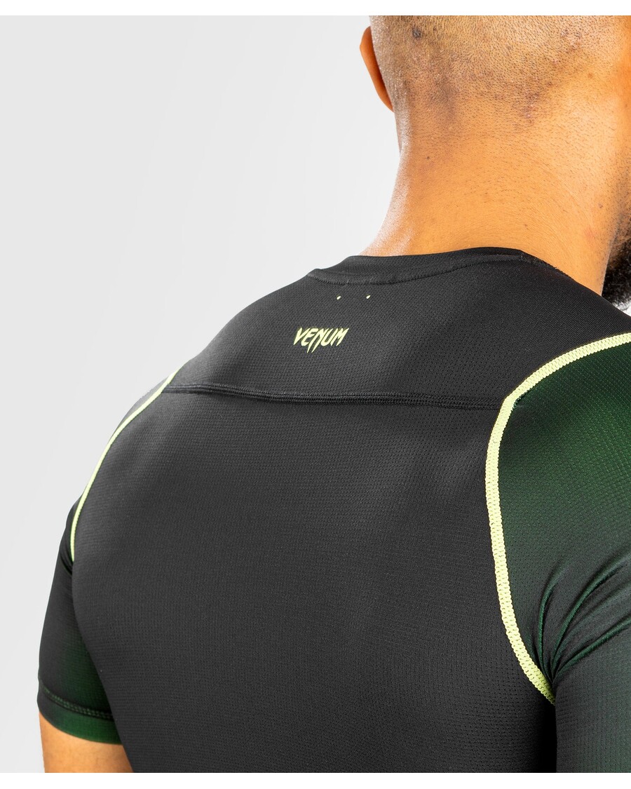 Ανδρικό Rashguard Venum Fusion 2.0 - κοντά μανίκια - μαύρο/κίτρινο