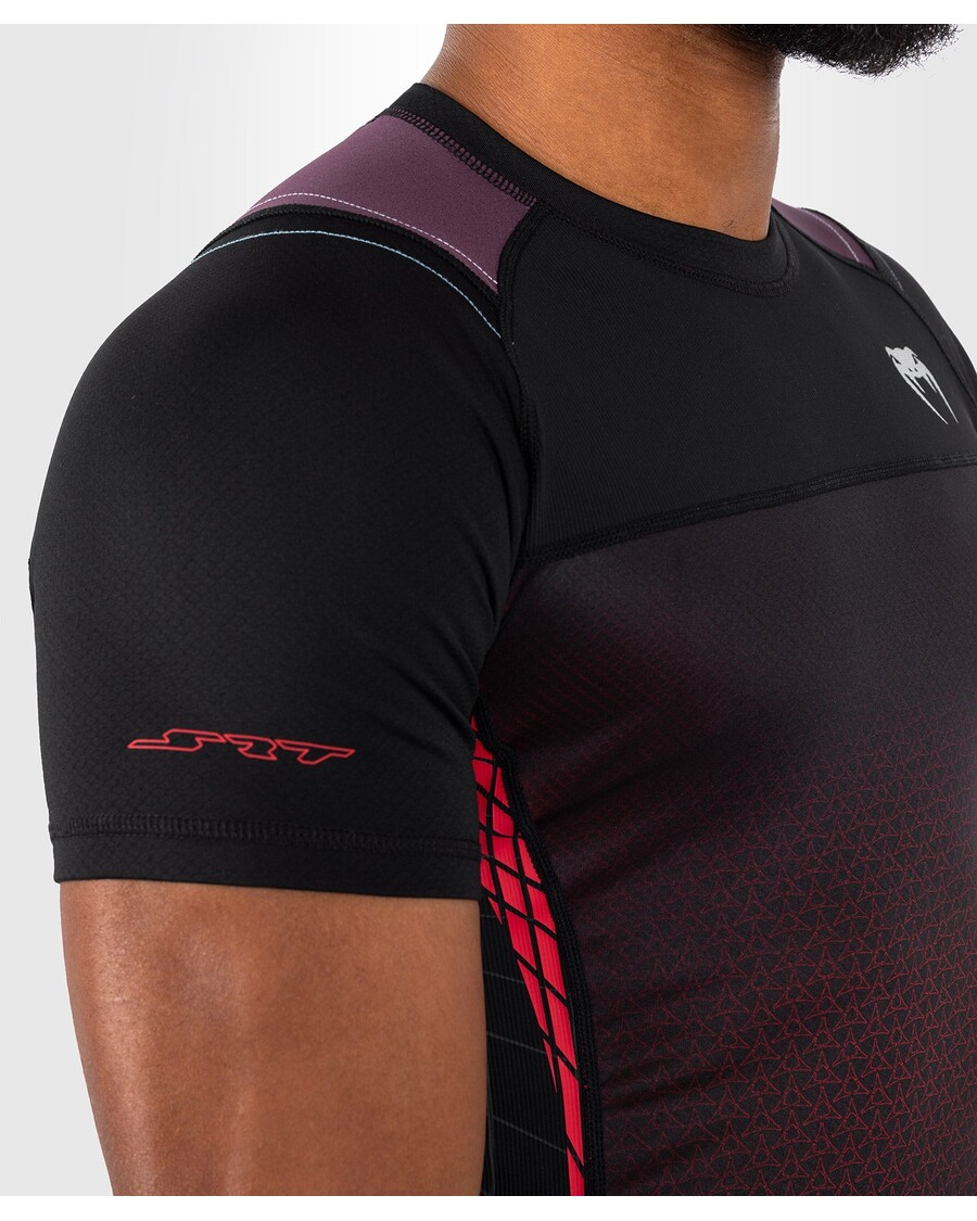 قميص فينوم × دودج بانشي رجالي قصير الأكمام من Rashguard