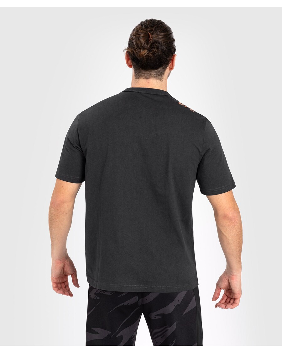 تي شيرت UFC Adrenaline By Venum Fight Week للرجال بأكمام قصيرة - رمادي فحمي