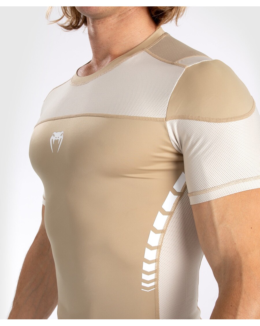 Venum Tempest Rashguard Voor Heren Met Korte Mouwen - Beige/zand