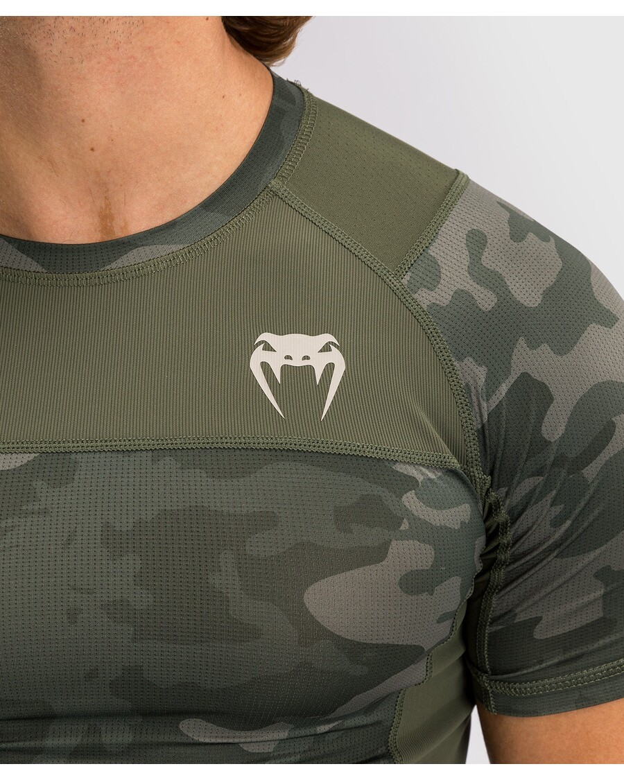 Venum G-fit Air Meeste Lühikeste Varrukatega Rashguard - Armee Kaamo