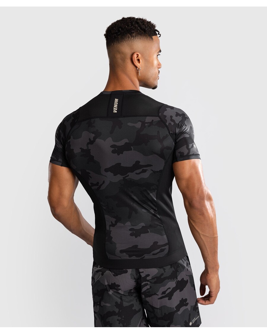 قميص رجالي قصير الأكمام من Venum G-Fit Air - مموه رقمي حضري