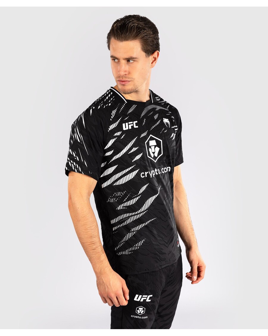 Ufc Fusion By Venum Isikupärastatud Autentne Võitlusõhtu Meeste Väljasõidusärk - Must