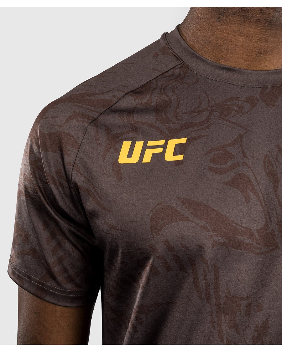 Ufc Fusion By Venum Fight Week חולצת טריקו לגברים יבשה-טק - חום אדמה