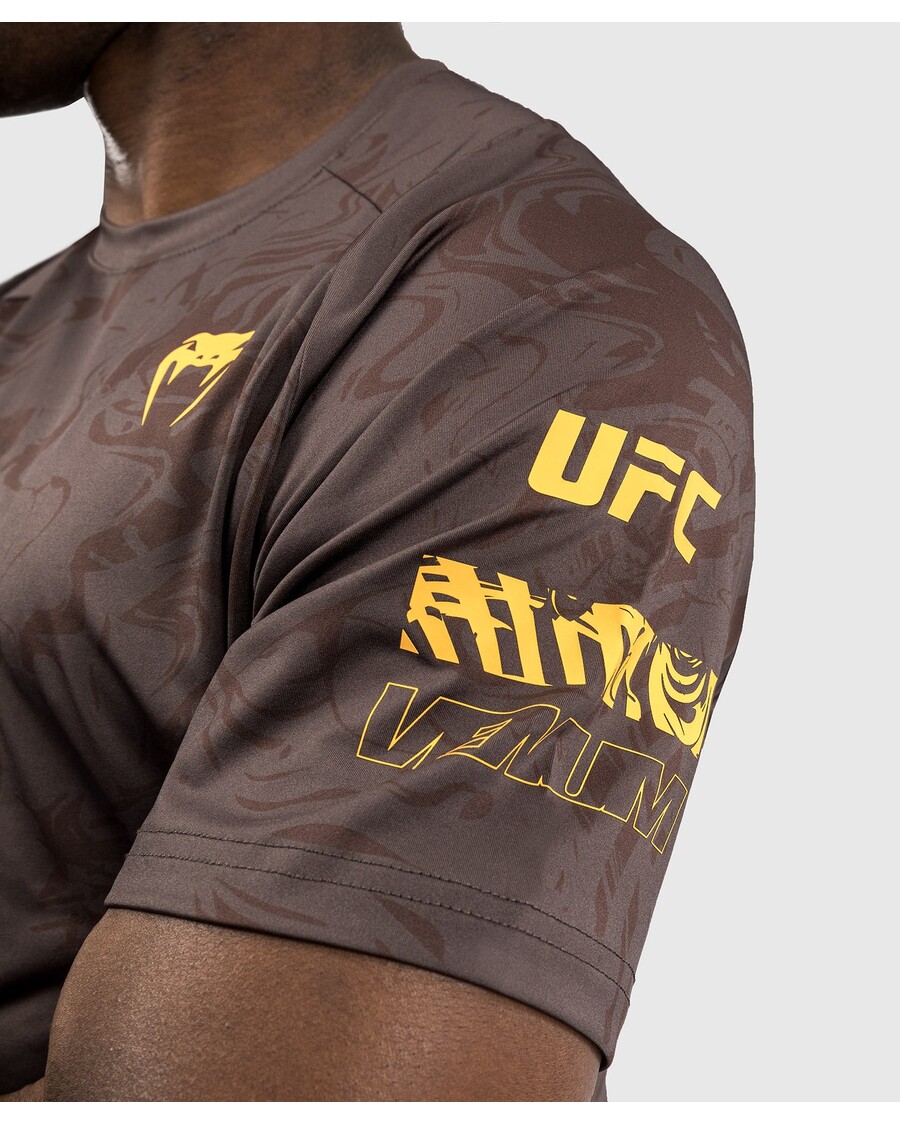 Ufc Fusion By Venum Fight Week חולצת טריקו לגברים יבשה-טק - חום אדמה