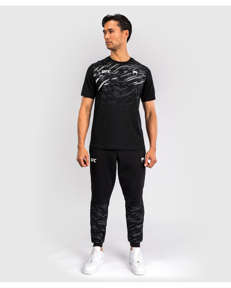 Ufc Fusion By Venum Meeste Lühikeste Varrukatega T-särk Replica - Must