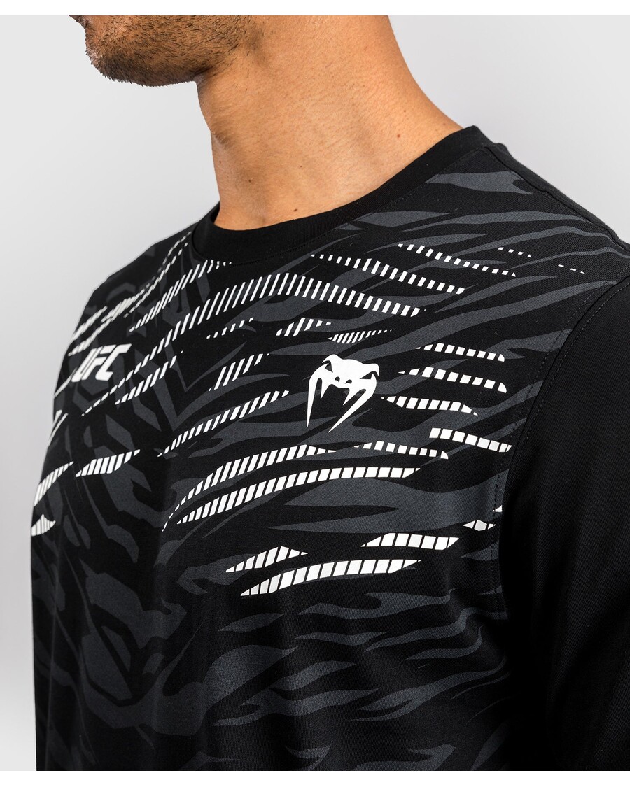 Ufc Fusion By Venum Meeste Lühikeste Varrukatega T-särk Replica - Must