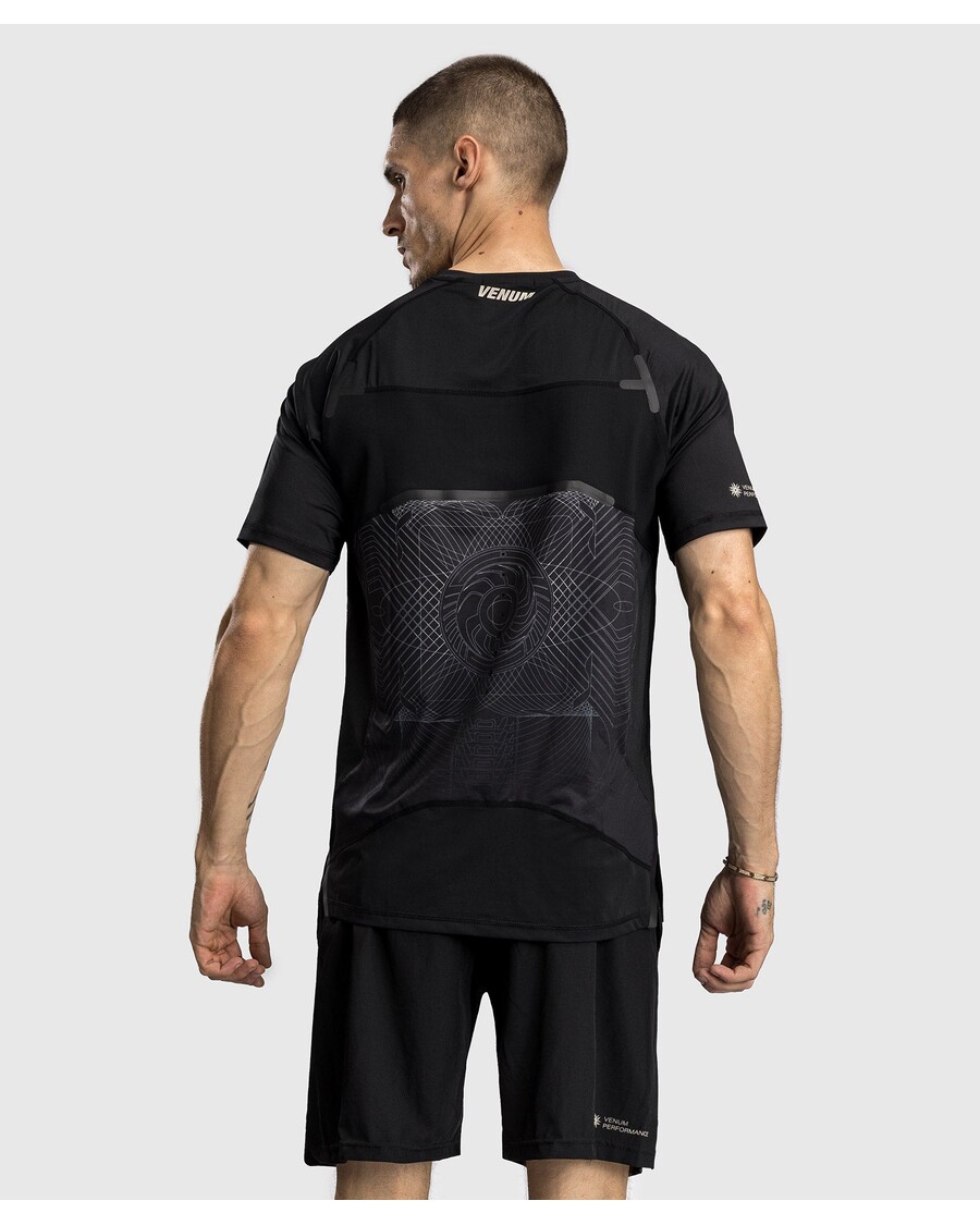 венум г-фит аир мушка мајица од сувотехнологије - дубока црна/пустињски песак