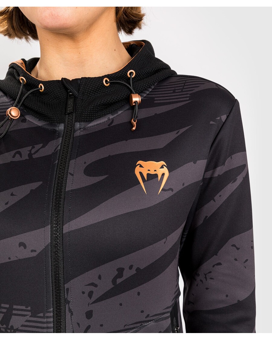 UFC アドレナリン バイ ヴェナム ファイト ウィーク ウィメンズ ジップ パーカー - アーバン カモフラージュ