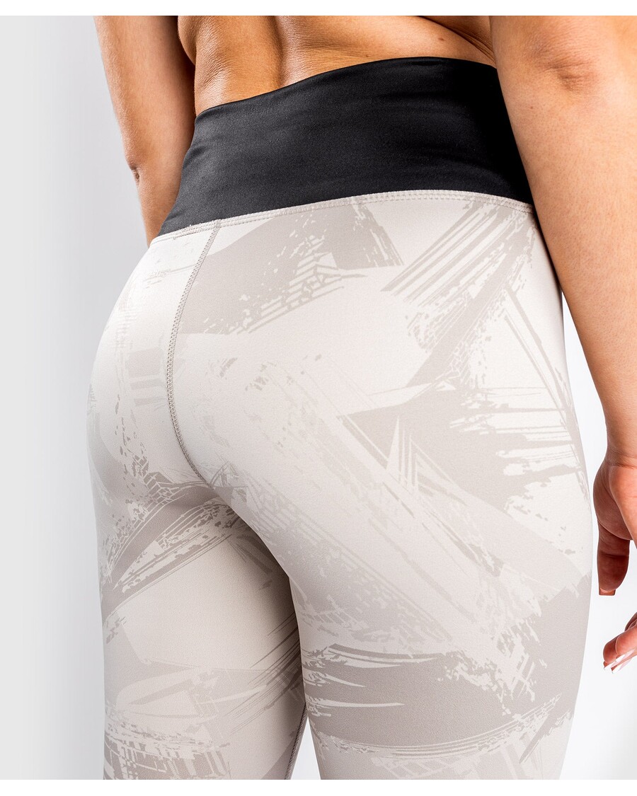 Ufc Venum Authentic Fight Week 2.0 ביצועי נשים צמודים - חול