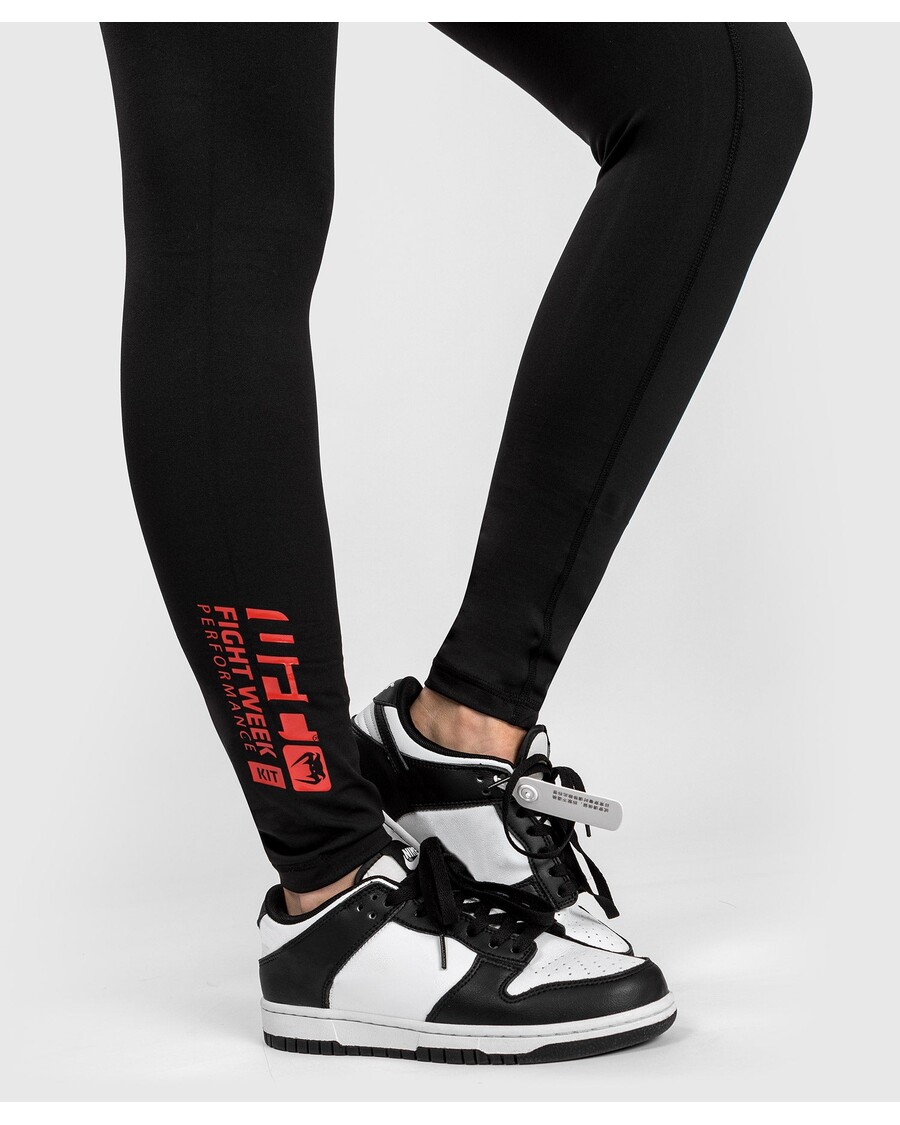 Ufc Adrenaline מאת Venum Fight Week ביצועי נשים צמוד - שחור