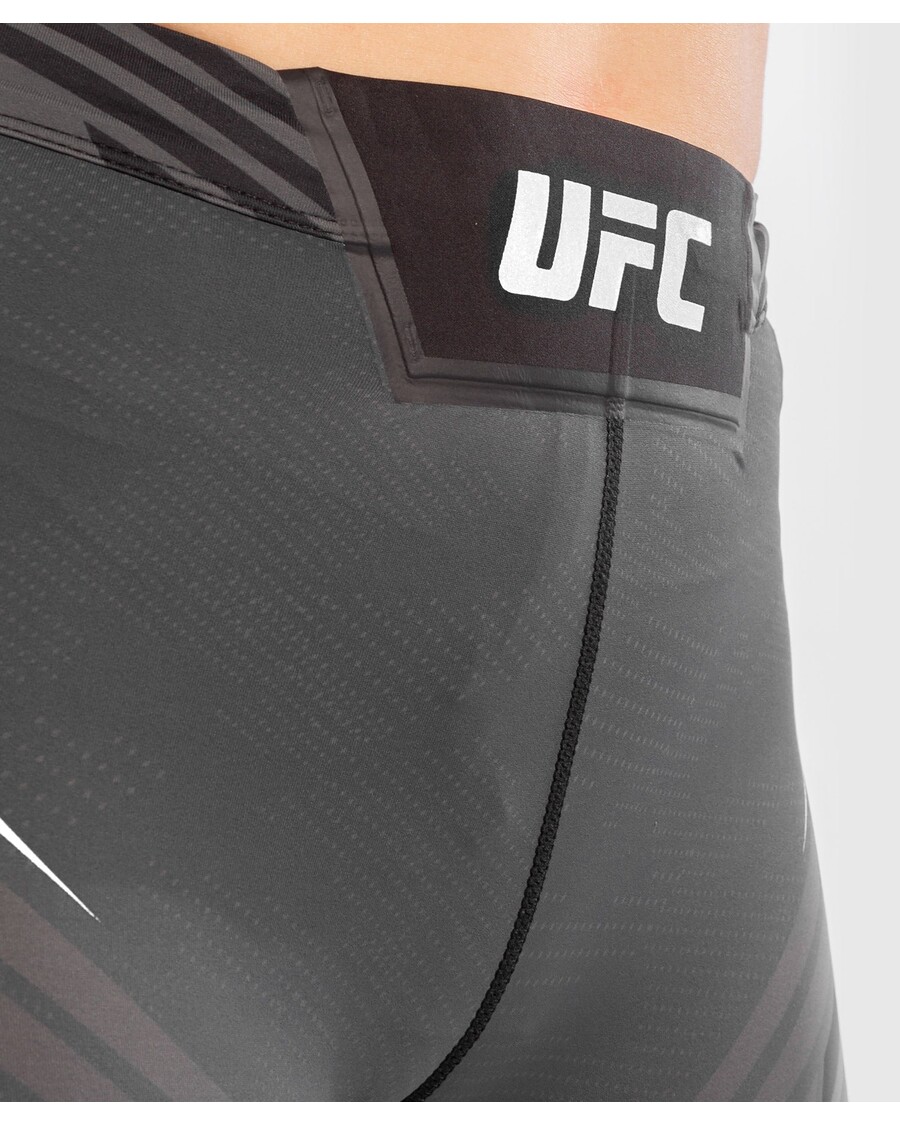 UFC ヴェナム オーセンティック ファイト ナイト レディース ヴァーレ トゥード ショーツ - ロング フィット - ブラック