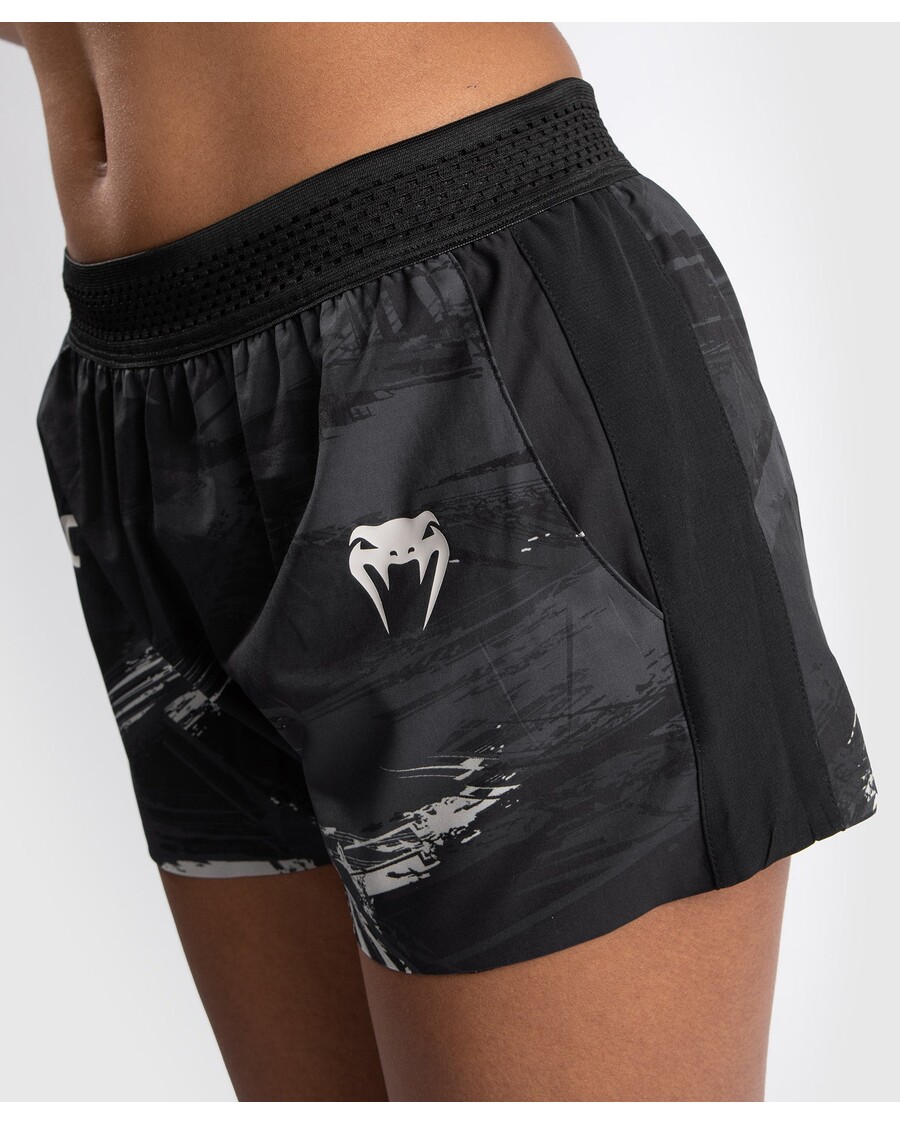 уфц венум аутхентиц фигхт веек 2.0 женске перформансе кратке - црно/песак