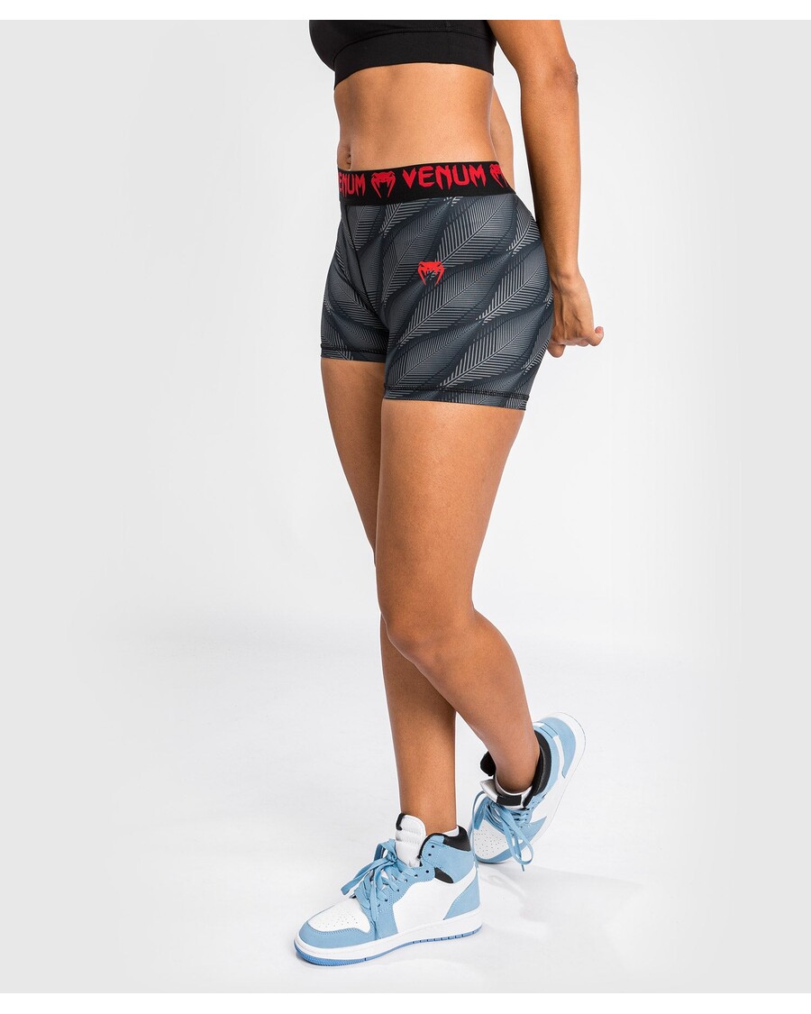 شورت ضغط فينوم فانتوم - للنساء - أسود/أحمر