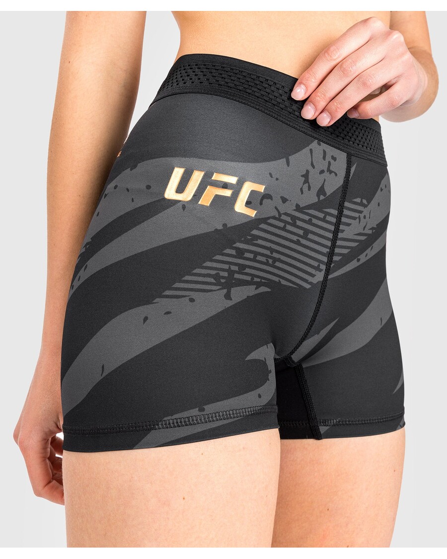 UFC Adrenaline By Venum Fight Week للسيدات قصير فالي تودو - مموه حضري