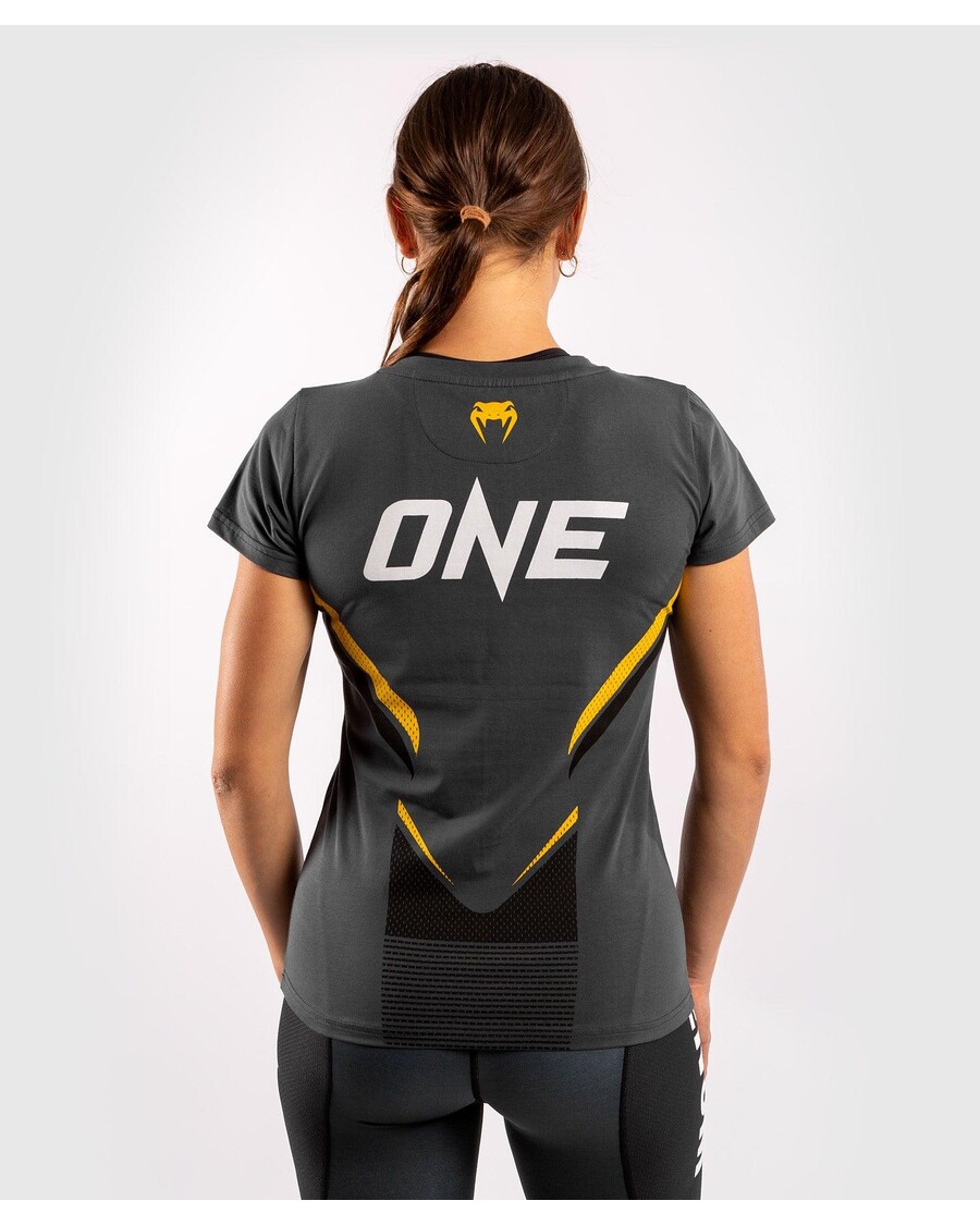 חולצת טי Venum One Fc Impact - לנשים - אפור/צהוב