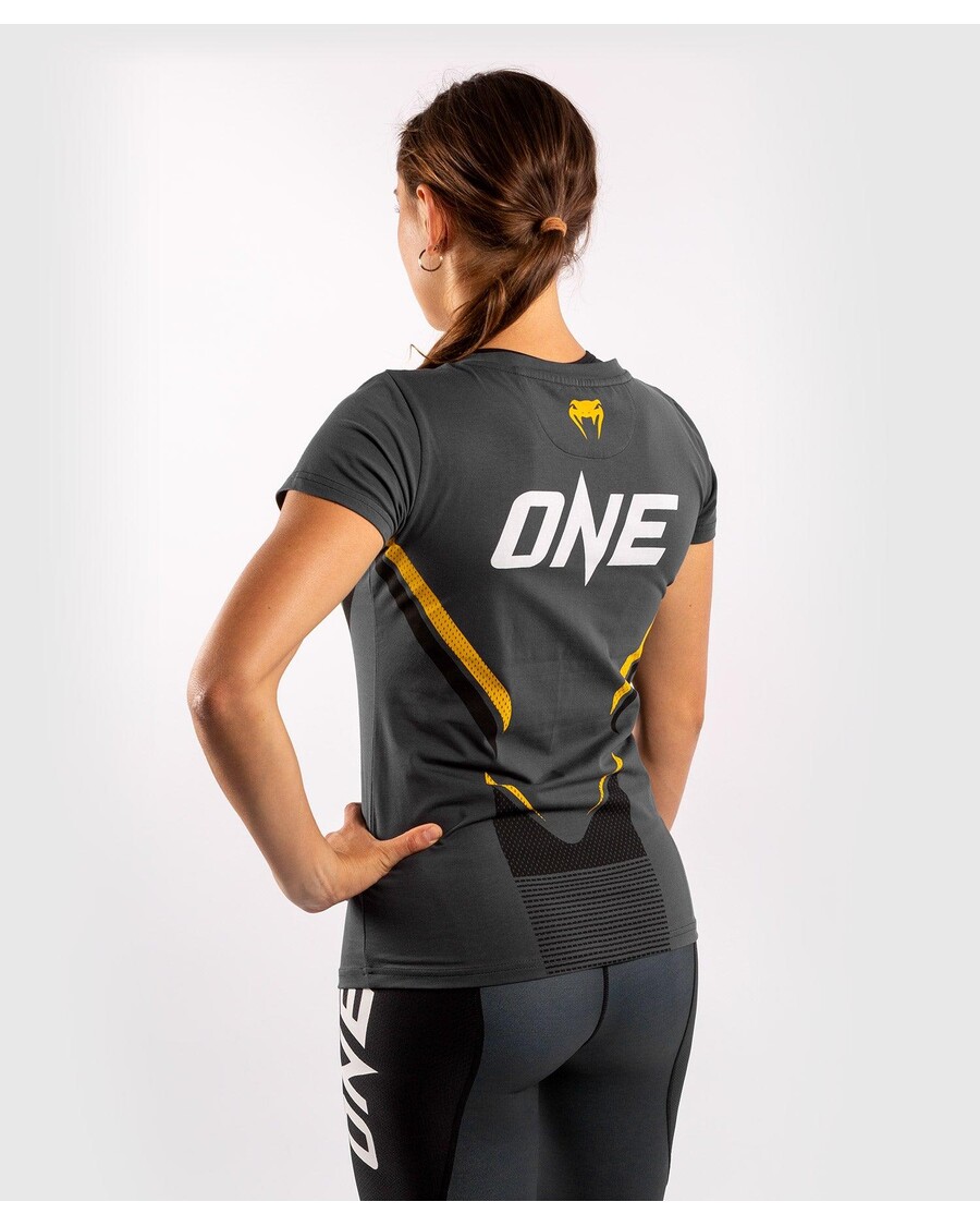 חולצת טי Venum One Fc Impact - לנשים - אפור/צהוב