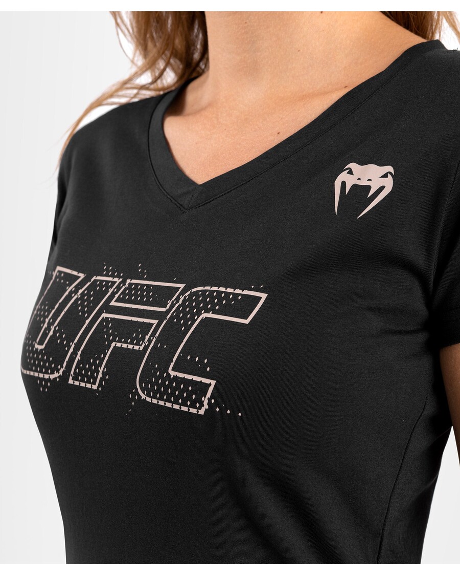 Ufc Venum Authentic Fight Week חולצת טי לנשים עם שרוולים קצרים - שחורה