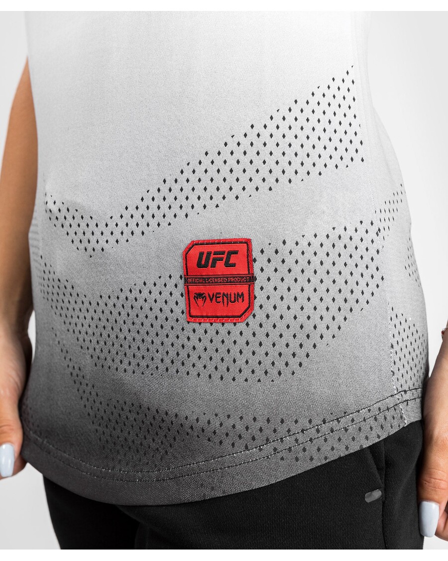 Ufc Venum Authentic Fight Week 2 Kortärmad T-shirt För Kvinnor - Vit