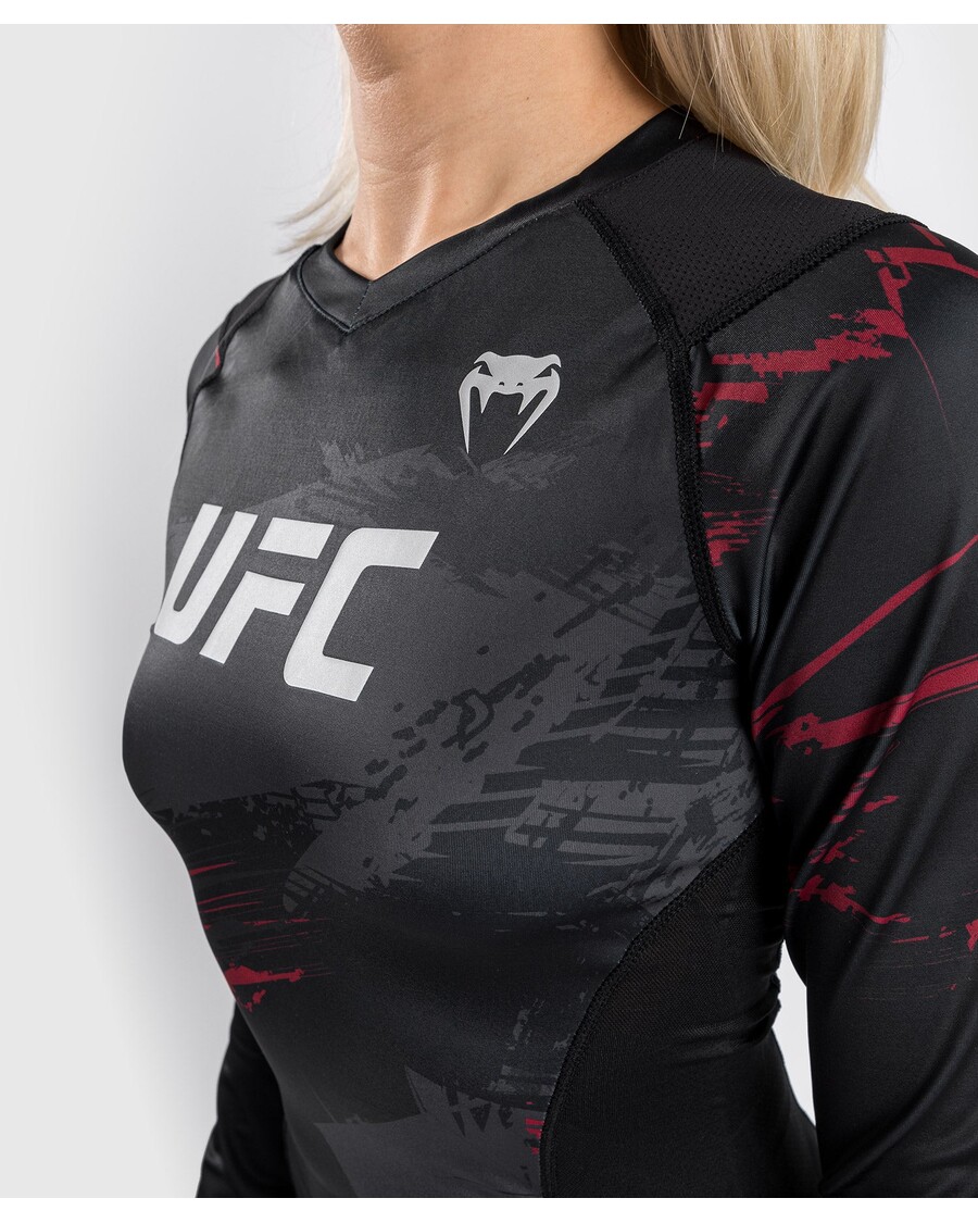 Ufc Venum Authentic Fight Week 2.0 ביצועים לנשים מגן פריחה עם שרוולים ארוכים - שחור/אדום