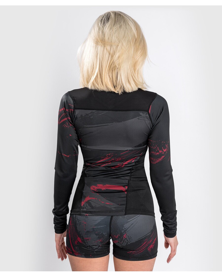 Ufc Venum Authentic Fight Week 2.0 ביצועים לנשים מגן פריחה עם שרוולים ארוכים - שחור/אדום