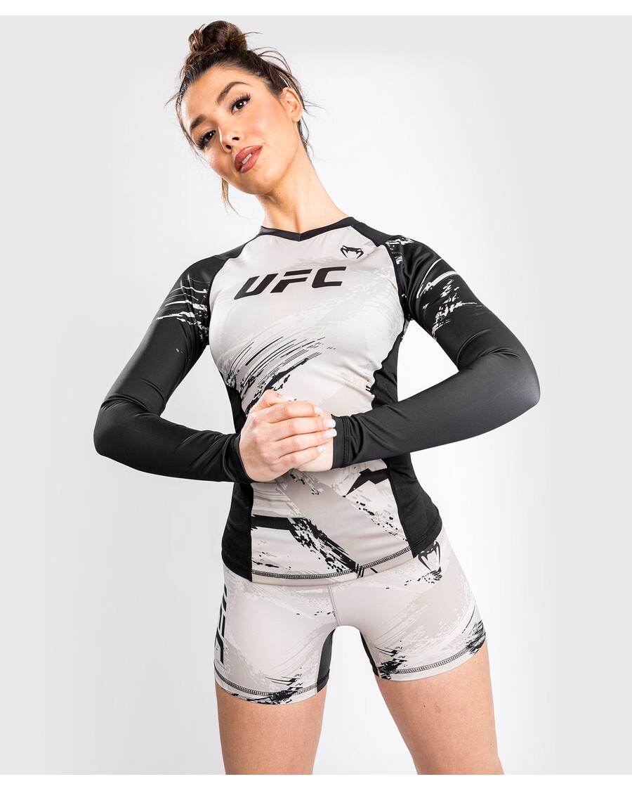 Ufc Venum Authentic Pertarungan Minggu 2.0 Kinerja Wanita Ruam Penjaga Lengan Panjang - Pasir/hitam