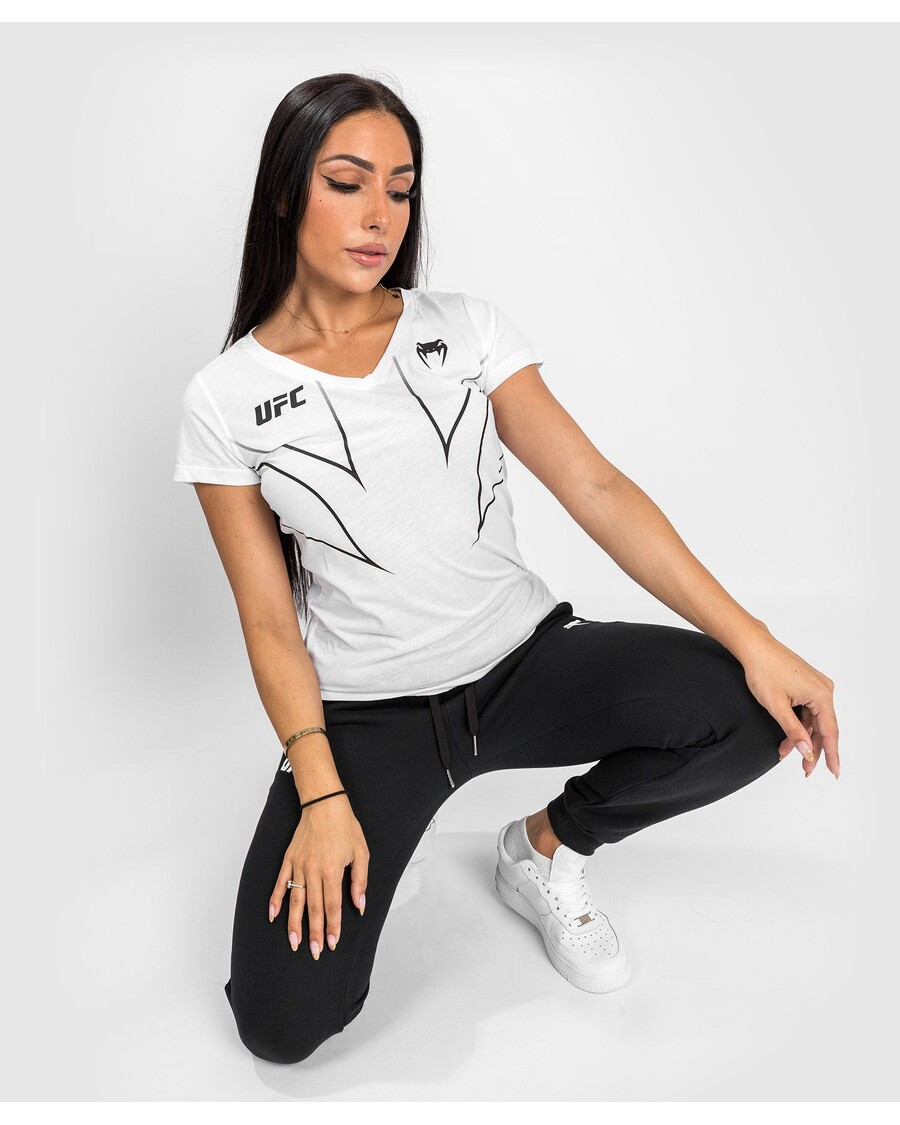 Ufc Venum Fight Night 2.0 העתק חולצת טי לנשים - לבן