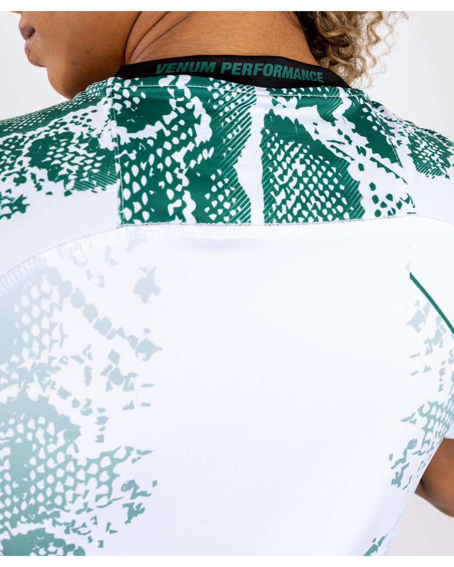 Ufc Adrenaline By Venum מותאם אישית אותנטי קרב ליל חולצה לנשים - מהדורת אמרלד - לבן/ירוק