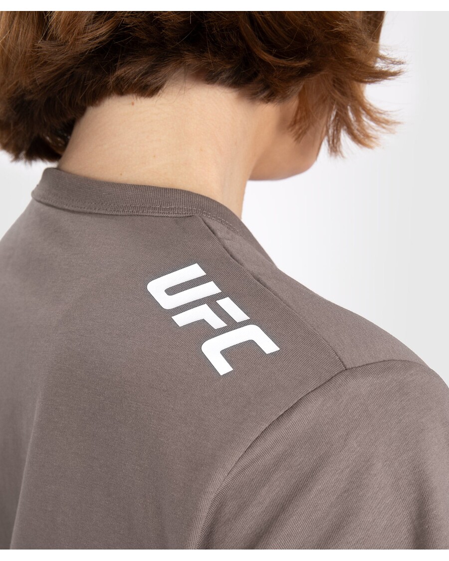 UFC アドレナリン By ヴェナム ファイト ウィーク レディース 半袖 コットン T シャツ - ブロンズ