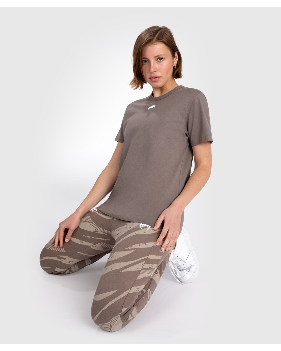 UFC アドレナリン By ヴェナム ファイト ウィーク レディース 半袖 コットン T シャツ - ブロンズ