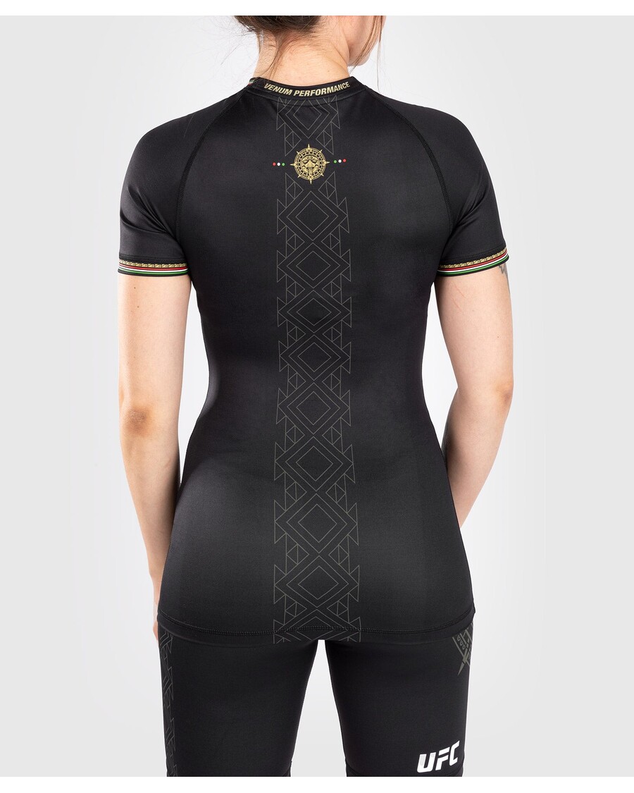 Noche UFC By Venum Authentic Fight Night Women’s Performance Short Sleeve Rashguard - Black