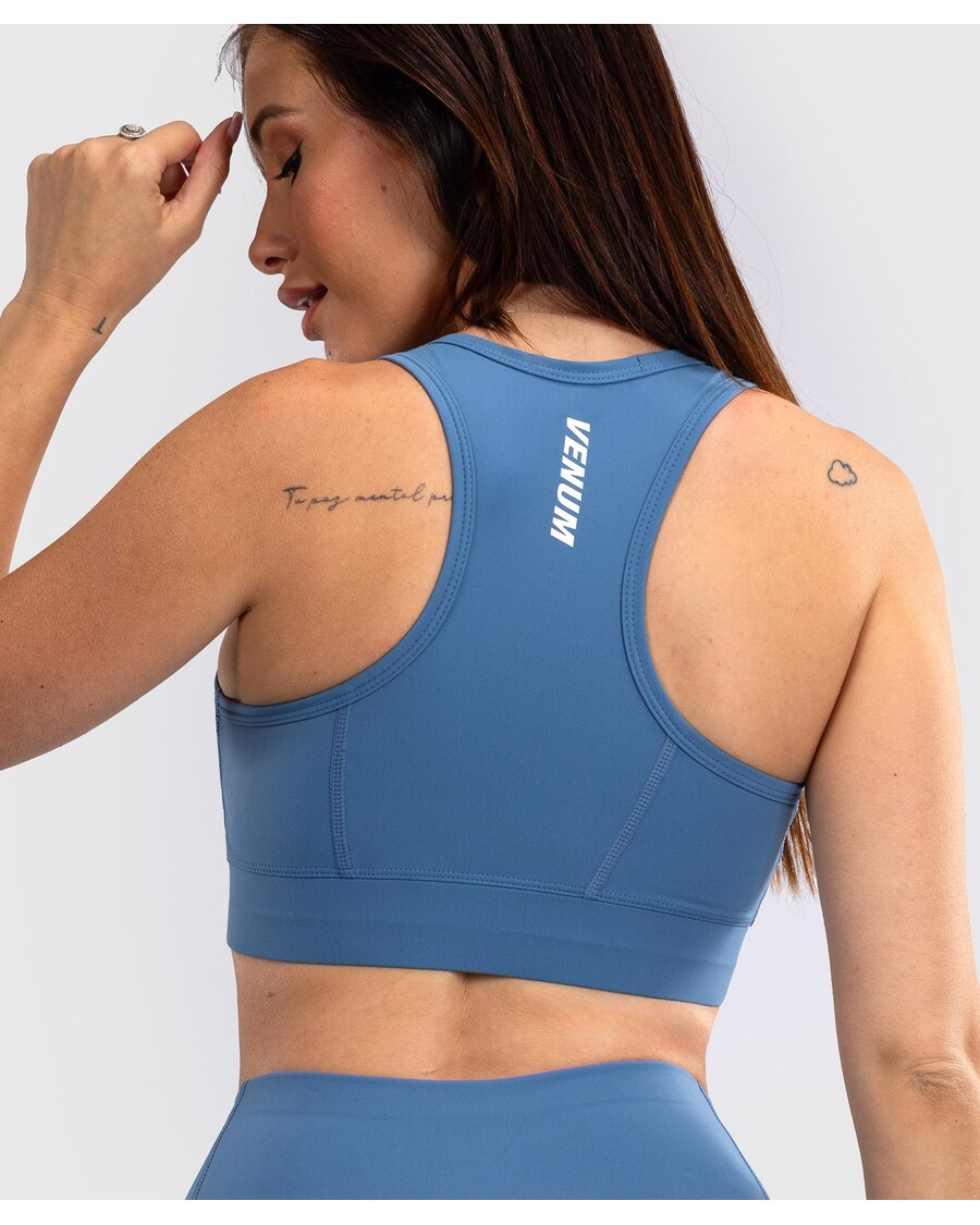 Venum Essential レディース ミディアム インパクト スポーツ ブラ - ストーム ブルー