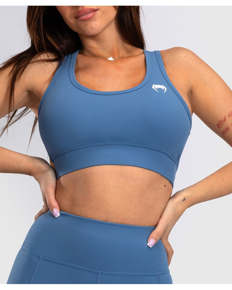 Venum Essential レディース ミディアム インパクト スポーツ ブラ - ストーム ブルー