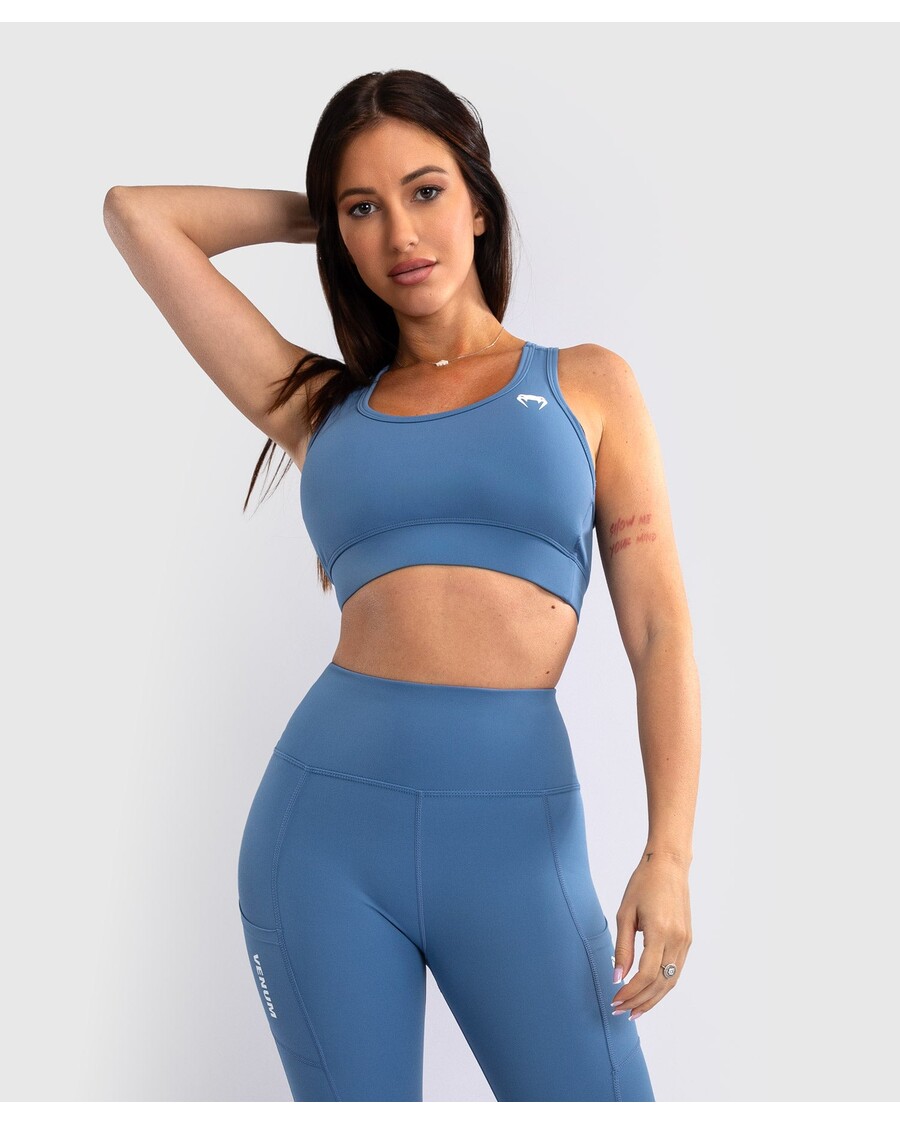Venum Essential レディース ミディアム インパクト スポーツ ブラ - ストーム ブルー